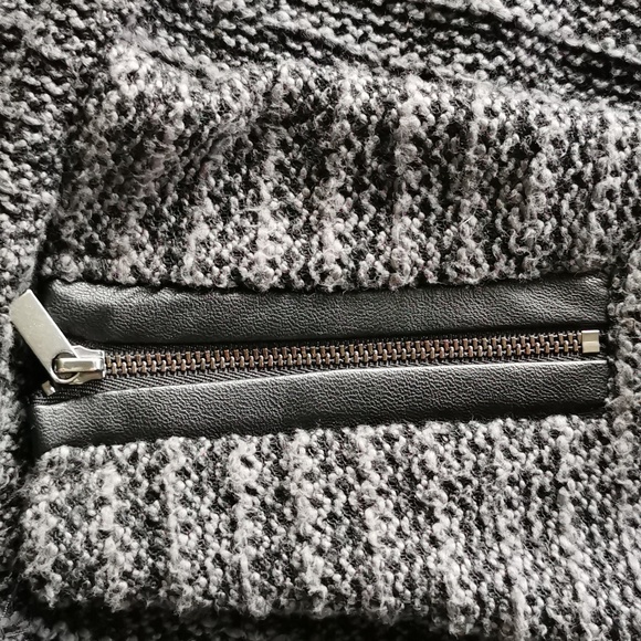 Twill blazer with faux leather embellishments (L) - Picture 3 of 8